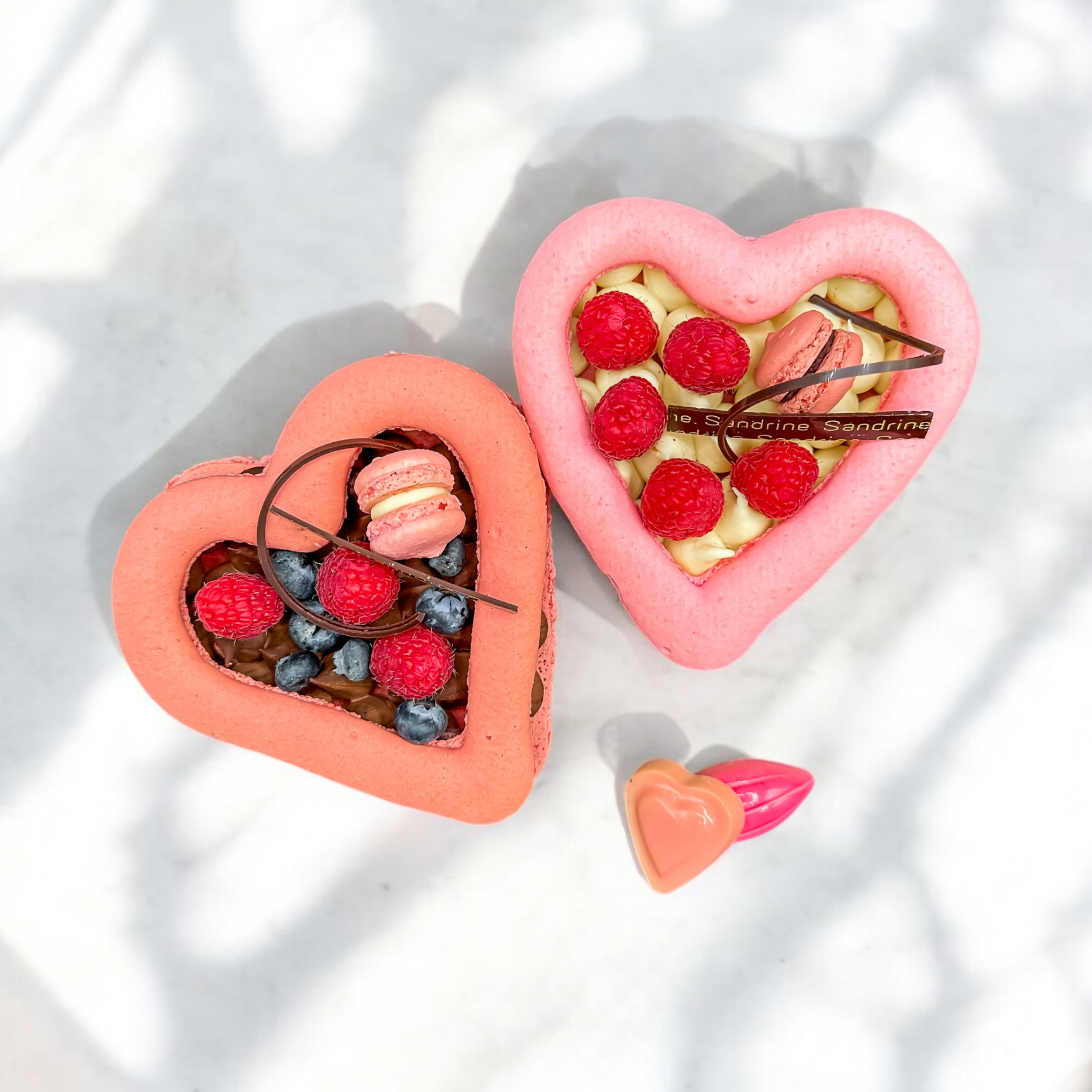 MACARON HEART FOR TWO