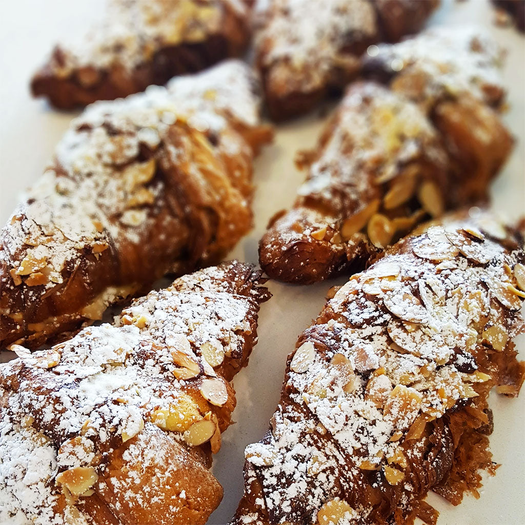 ALMOND CROISSANT