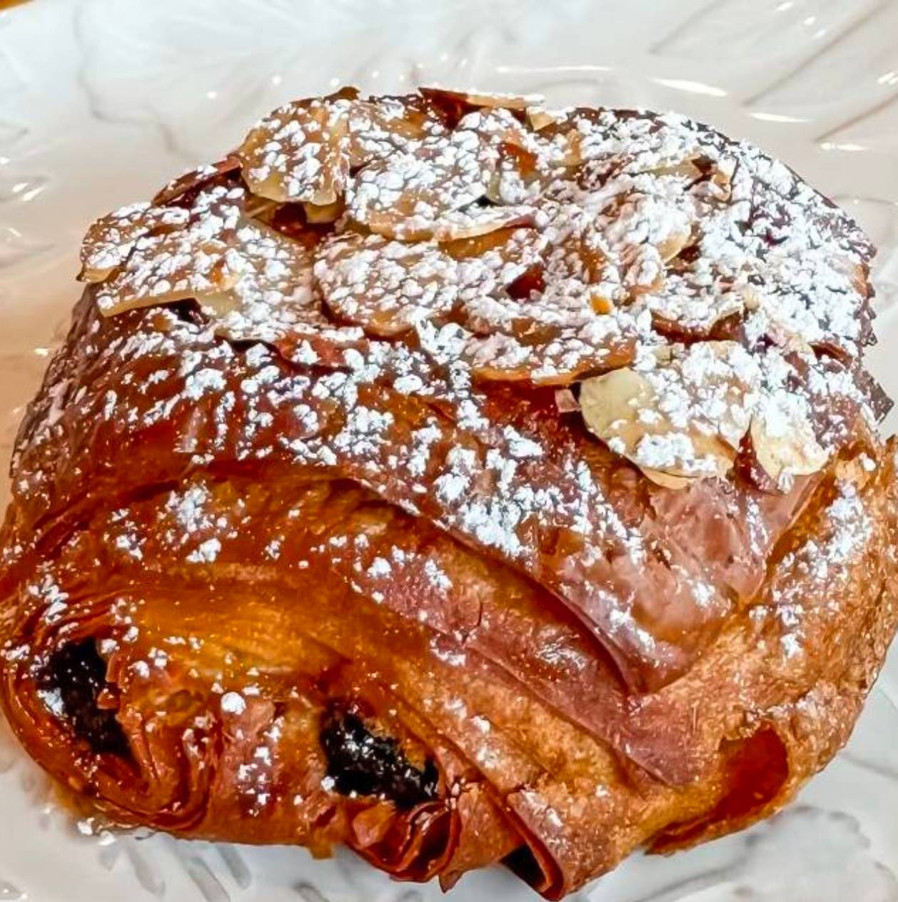 ALMOND & CHOC ALMOND CROISSANT