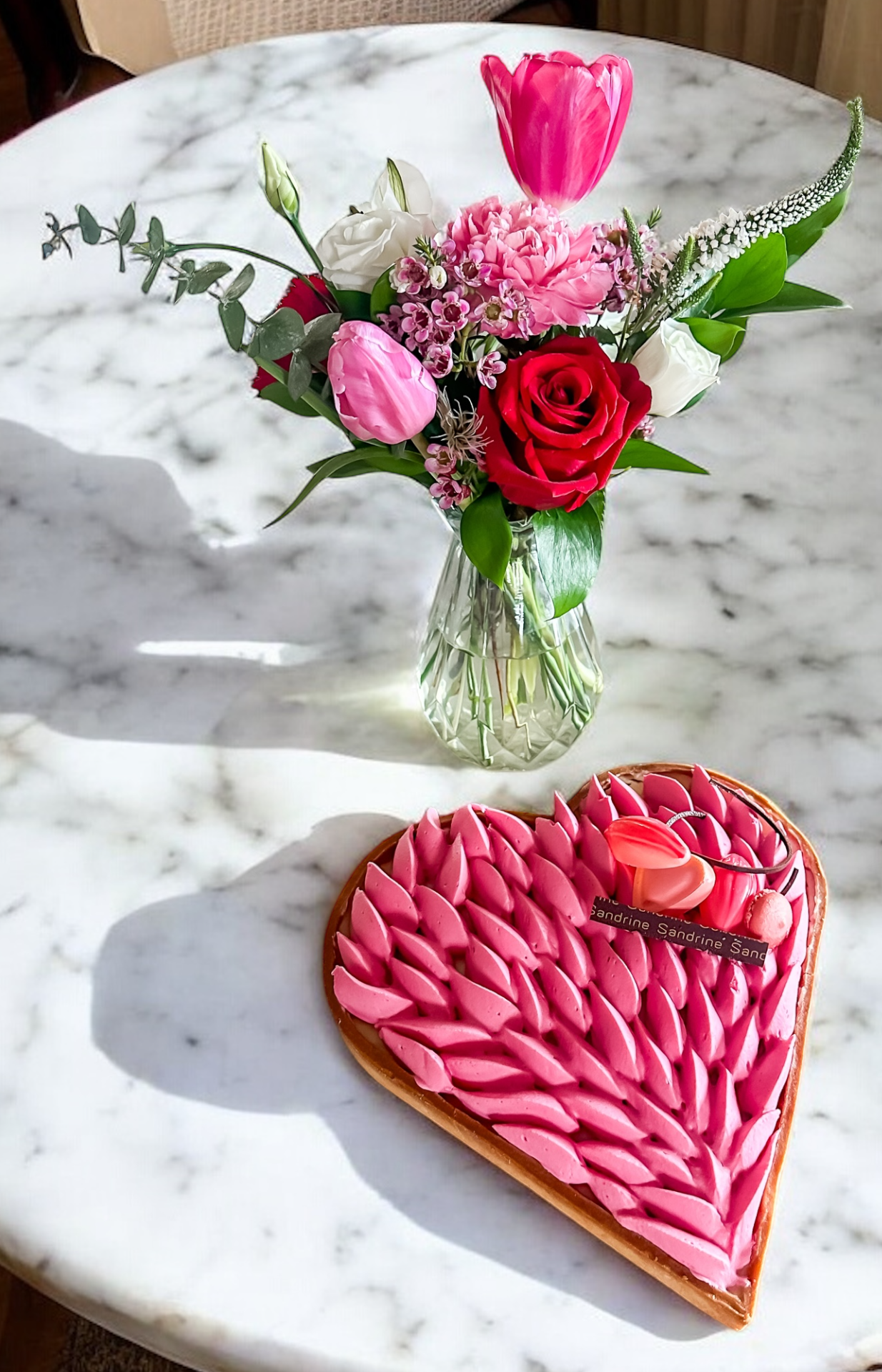 VALENTINE HEART TARTE & FLOWERS